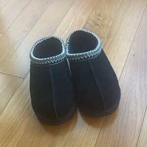 Ugg Tasman Slippers with White Stitching